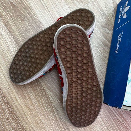 Adidas x Disney Limited Edition sneakers size 39 like new, red