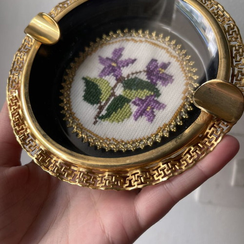 Vintage ashtray with embroidery and gold detail
