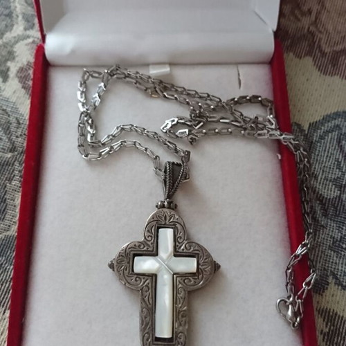 Large men's cross with stainless steel chain like new with mother of pearl