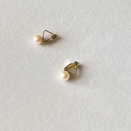 Gold clip earrings with 14k pearls new