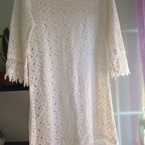 Lace dress cream color one size like new