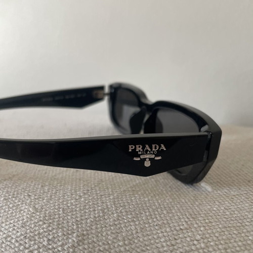 Prada Symbole Sunglasses like new, black