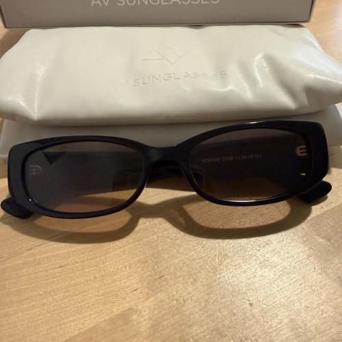 AV sunglasses Noemie black like new with case and box