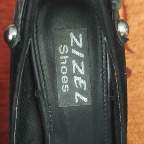 Pumps size 38 black like new
