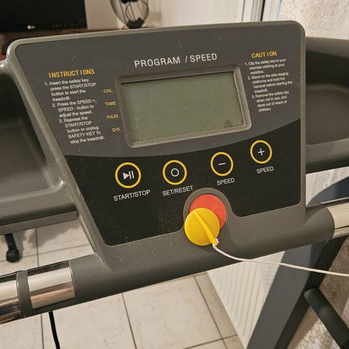 FitAdvance 2000 Electric Treadmill like new, foldable