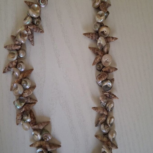 Shell necklace used, beige, 55 cm with clip closure
