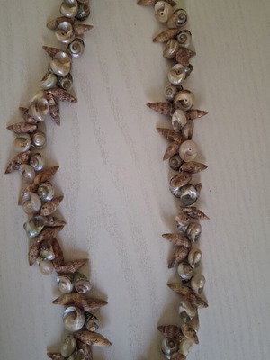 Shell necklace used, beige, 55 cm with clip closure