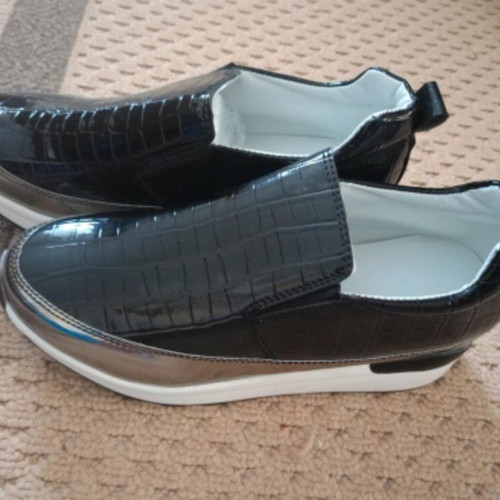 Black patent leather women's loafers sneakers Shein like new, size 41