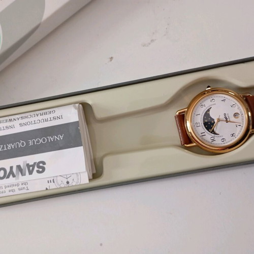Sanyo Quartz Moonphase wristwatch new, gold-tone, in box