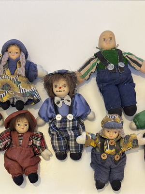 Viennese porcelain dolls used, pack of 7