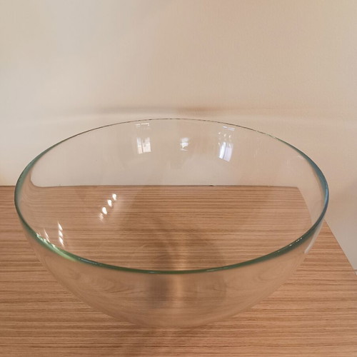 Large glass bowl like new