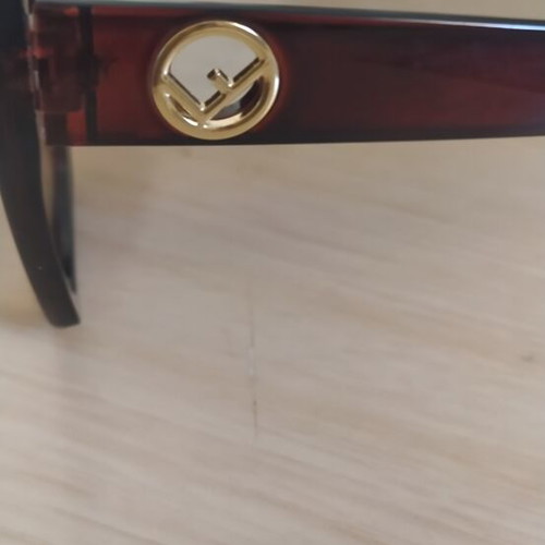 Fendi women's sunglasses new, brown with case