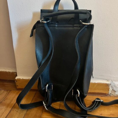 Bag to Bag backpack used, black crossbody with pocket