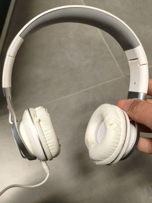 Jack headphones used, wired