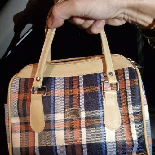 Checked Handbag like new, beige shade