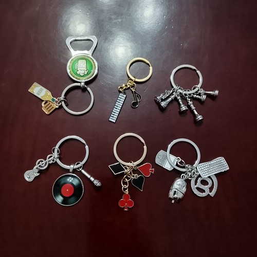 Keychains set with various themes, pack of 6