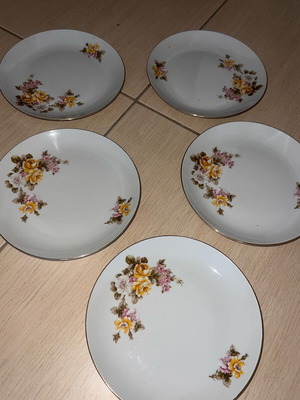 Set of 5 vintage handmade plates, porcelain, like new
