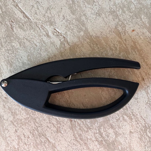 Tupperware Garlic Press like new