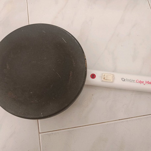 Crepe maker like new, device for making crepes