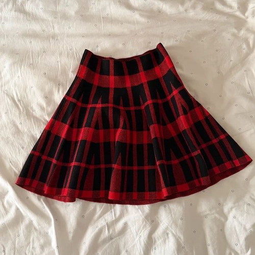 Ths Tartan Mini Skirt like new, red and black