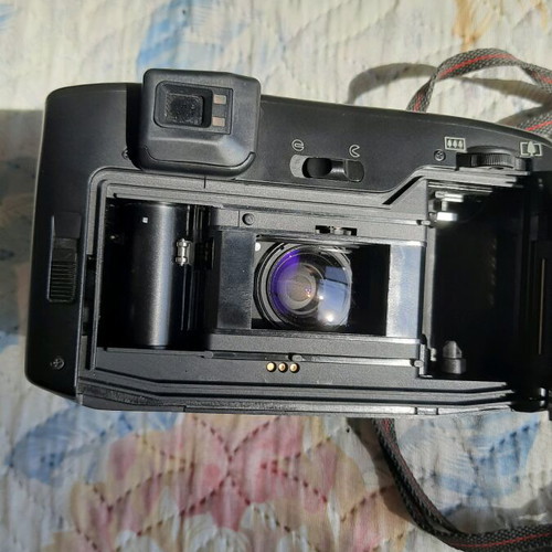 Camera Fuji FZ-2000 Zoom 35 mm used point and shoot
