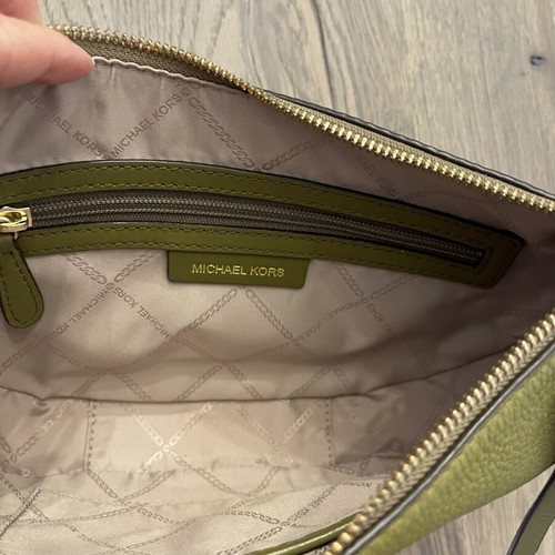 Michael Kors Camden Small Messenger Bag new, pistachio leather crossbody