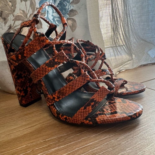 Migato summer sandals size 38 like new with animal print