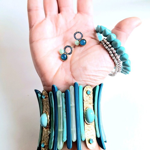 Earrings with bracelets like new, blue and green