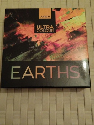 Avon Ultra Colour Earths eyeshadow palette new