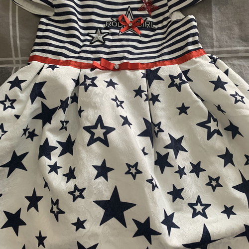 Dress for 3-year-old girl in excellent condition