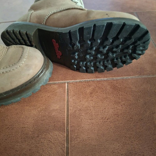 Ellesse brown leather ankle boots like new, size 39