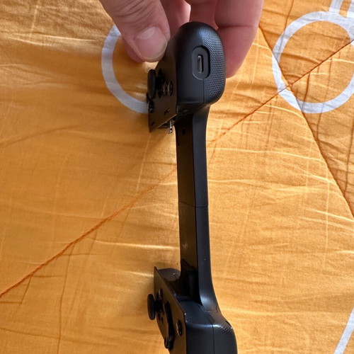 Razer Kisha V2 for iPhone with Lightning charging port like new