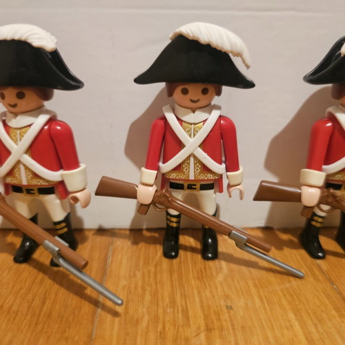 Playmobil English Soldiers figures used, set of 9, American Revolution
