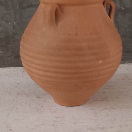 Set of 3 clay miniatures like new, oil lamp and small jars