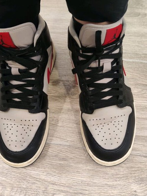 Jordan Air 1 Mid γυναικεία μποτάκια σαν καινούργια, μέγεθος 40