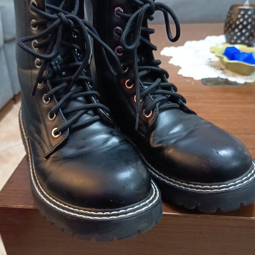 Black boots with inner lining, like new, size 38