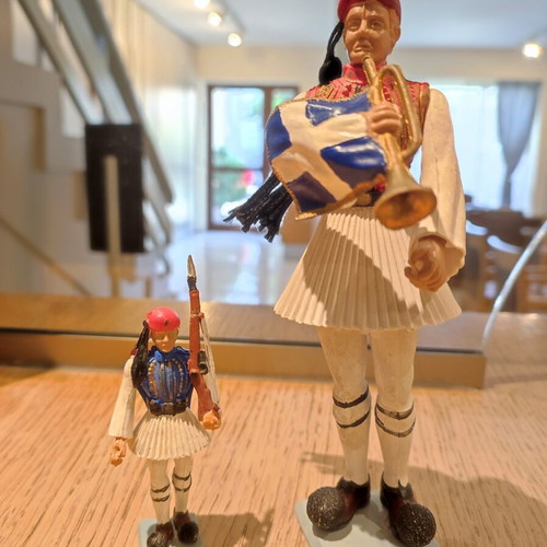 Athina soldier figures used, one large and one small set