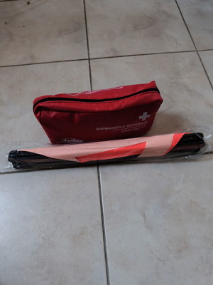 Certified First Aid Kit DIN13164 and Warning Triangle like new