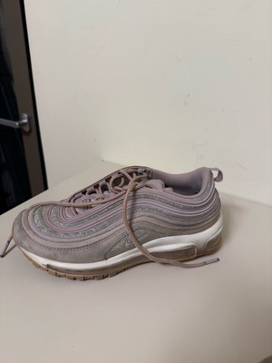 Nike Air Max used pink collectible shoes size 40.5