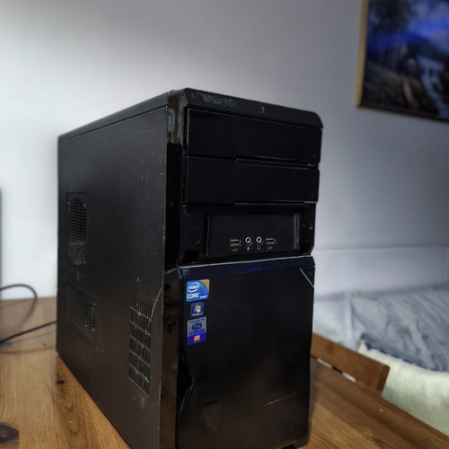 Desktop computer i5 760 used with 3GB RAM, HD 7770 GPU, 120GB SSD, Windows 10 Home or Batocera