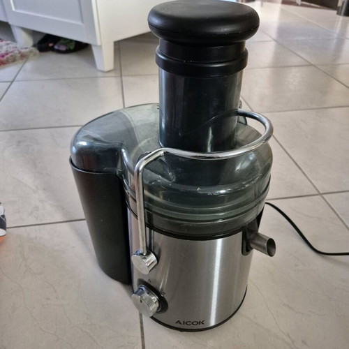 Centrifugal juicer 800W like new