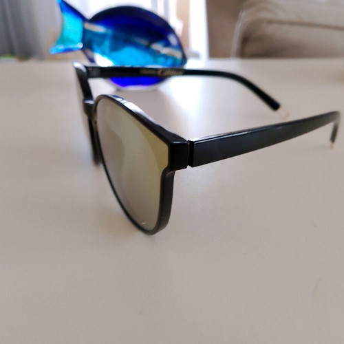 Sunglasses used with mirror lenses