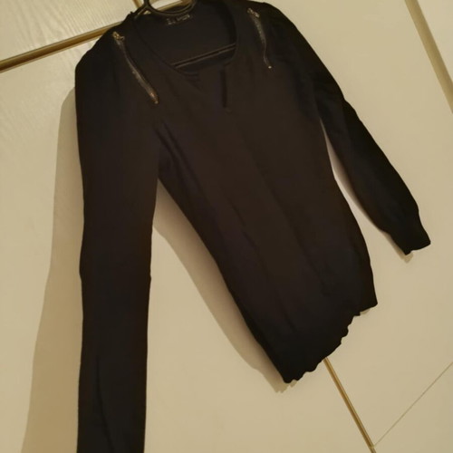 Fitted blouse black size M used with zipper detail