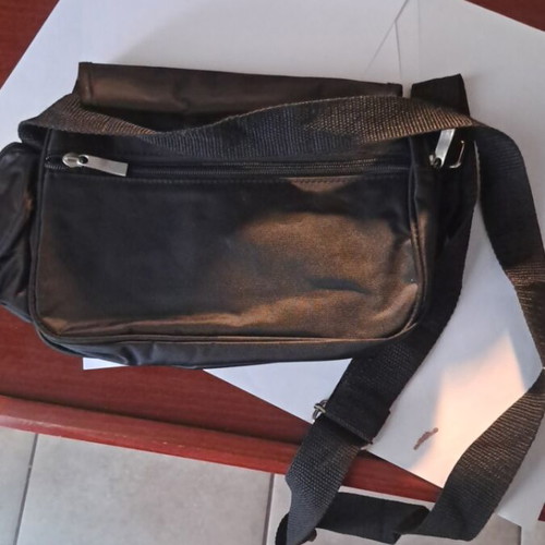 Unisex crossbody bag like new, black