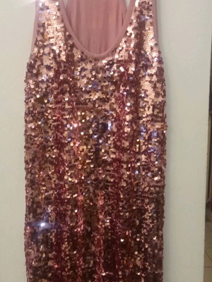 Short dress with pink sequins like new, size M,L