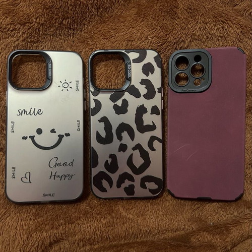 iPhone 13 Pro Max cases like new, pack of 23