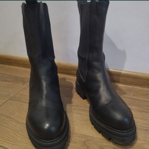 Italian leather boots new, size 41, black