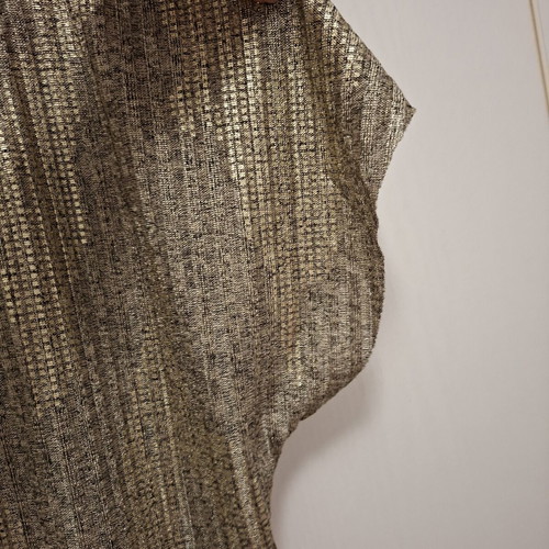 Enzzo blouse new, size small, gold color