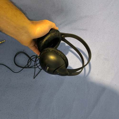 Phillips wired headphones used