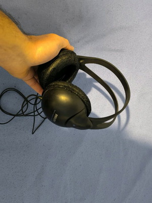 Phillips wired headphones used